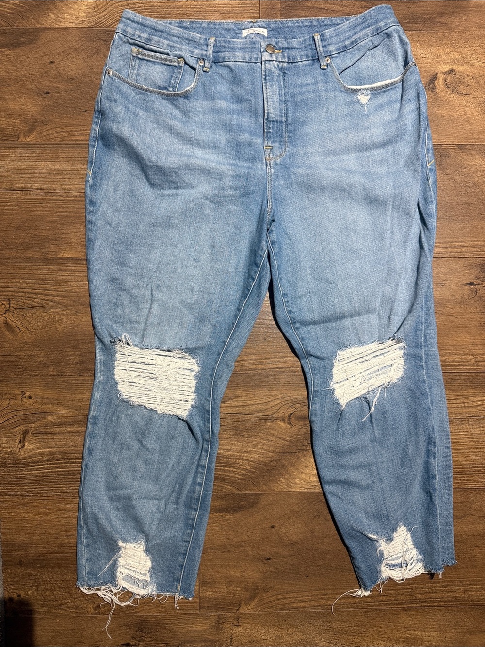 Good American Size 20 Distressed Cropped Straight-Leg Jeans